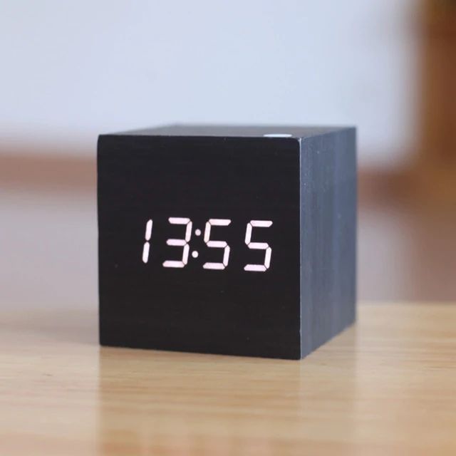 Digitális Óra Kocka – Minimalista Dizájn És LED Kijelző