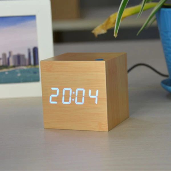 Digitális Óra Kocka – Minimalista Dizájn És LED Kijelző