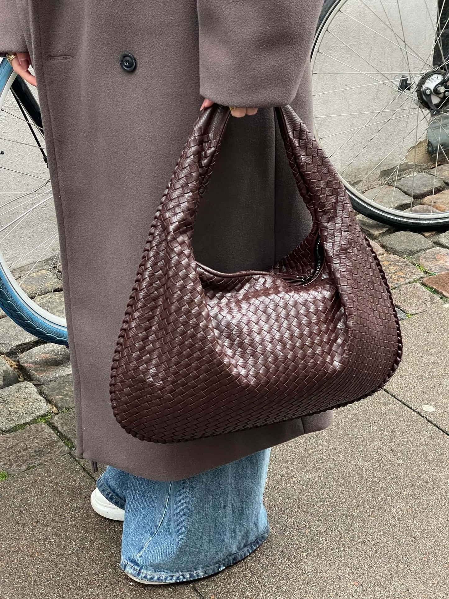 Josiane | Håndtaske i Flet – Håndværksmæssig Elegance Og Tidless Charme