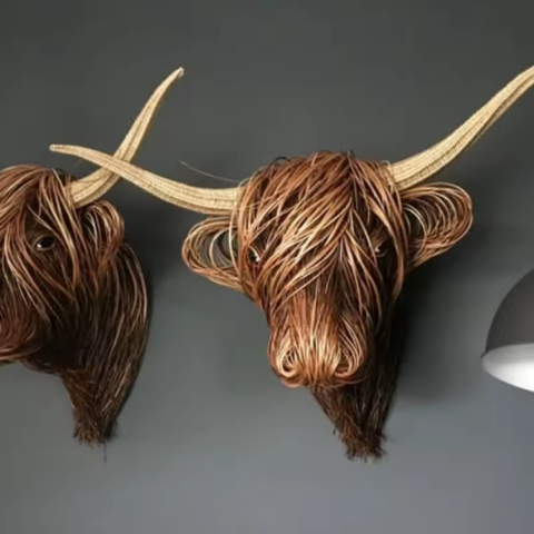 Testa di Mucca Intrecciata – Arte Naturale Murale