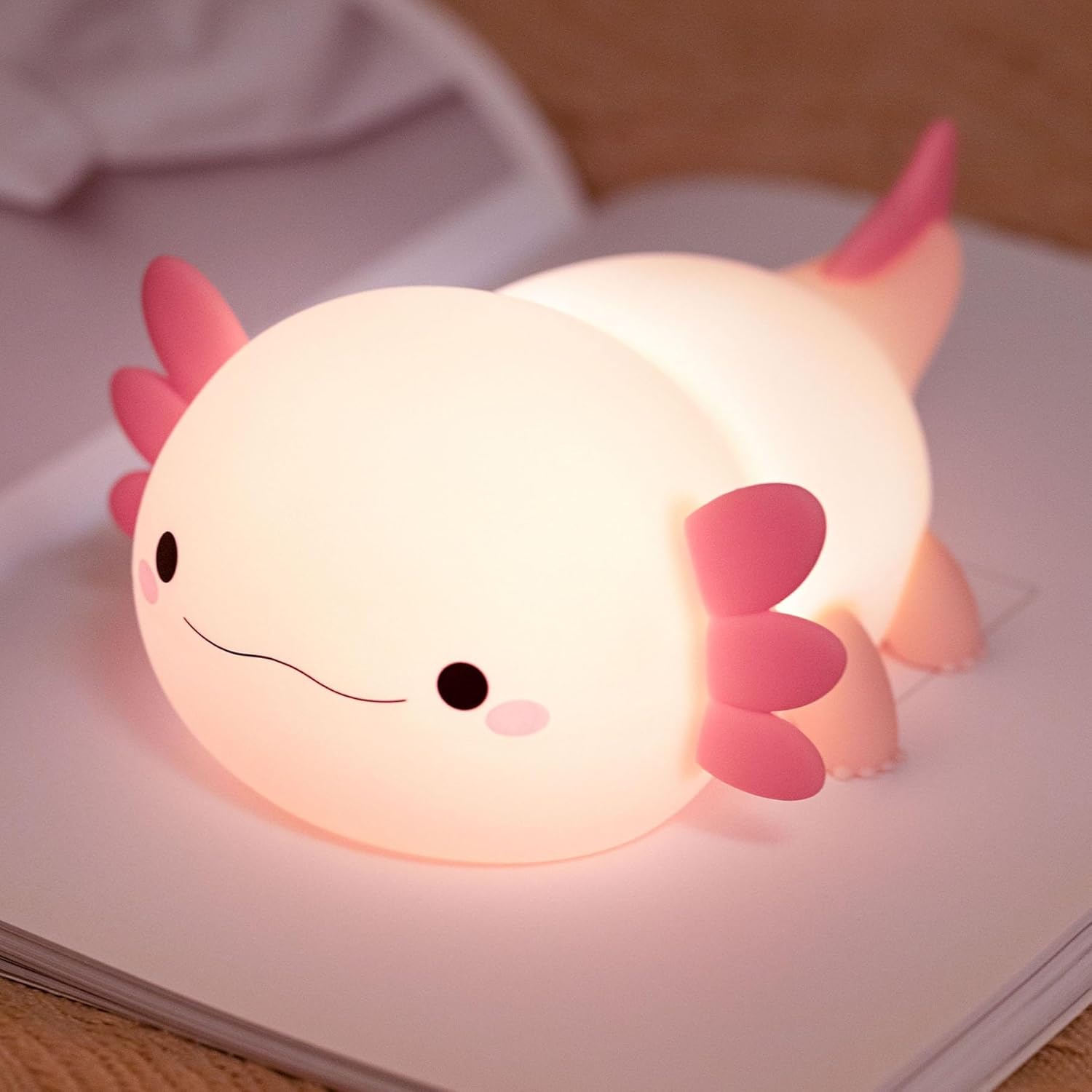 Lampa de birou – Salamandra zâmbitoare și luminoasă