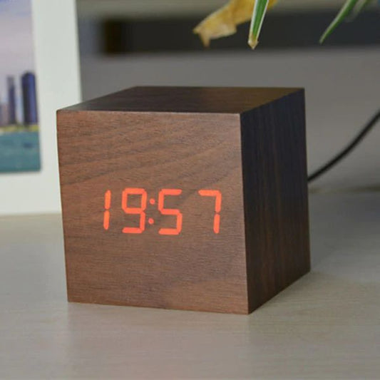 Cyfrowy zegar sześcienny – minimalistyczny design i wyświetlacz LED 