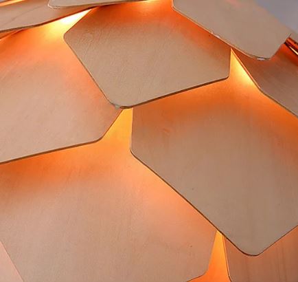 Lumină Suspendată Sculpturală – Design Inspirat Din Natură 
