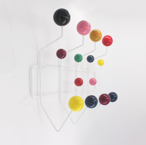 Perchero de pared – Diseño elegante y funcional 