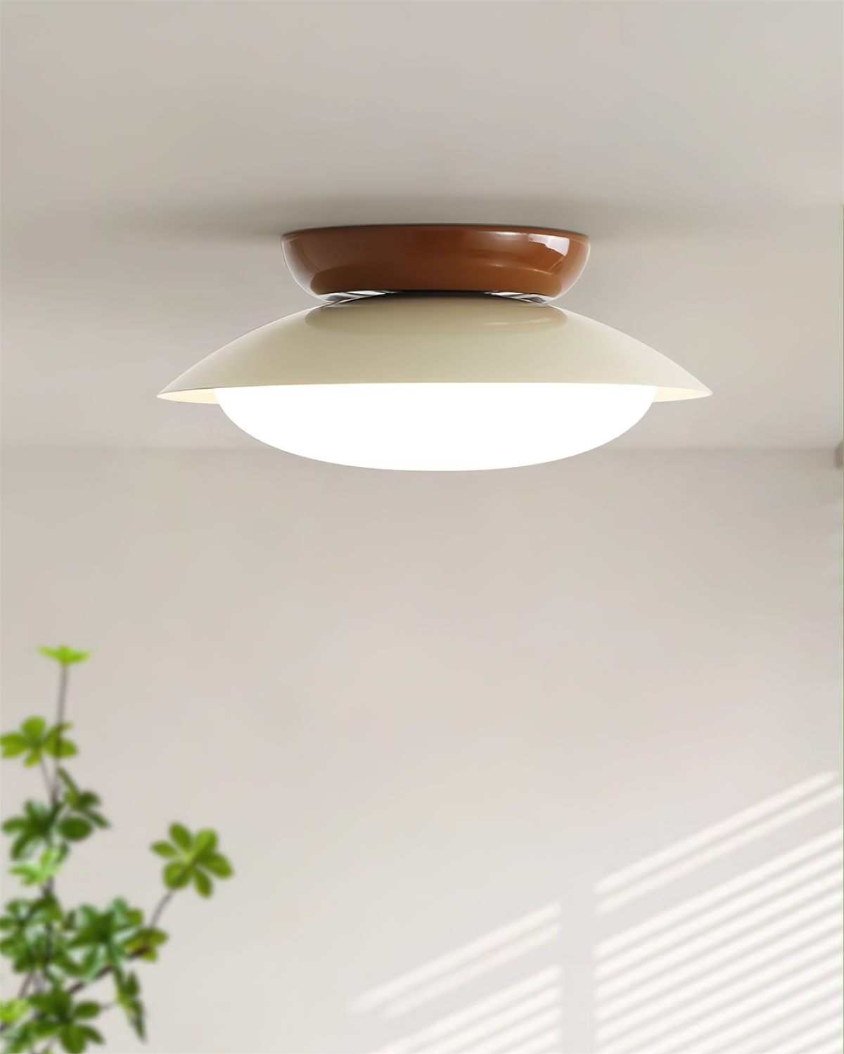 Rund LED-taklampa - naturligt sken och diskret elegans