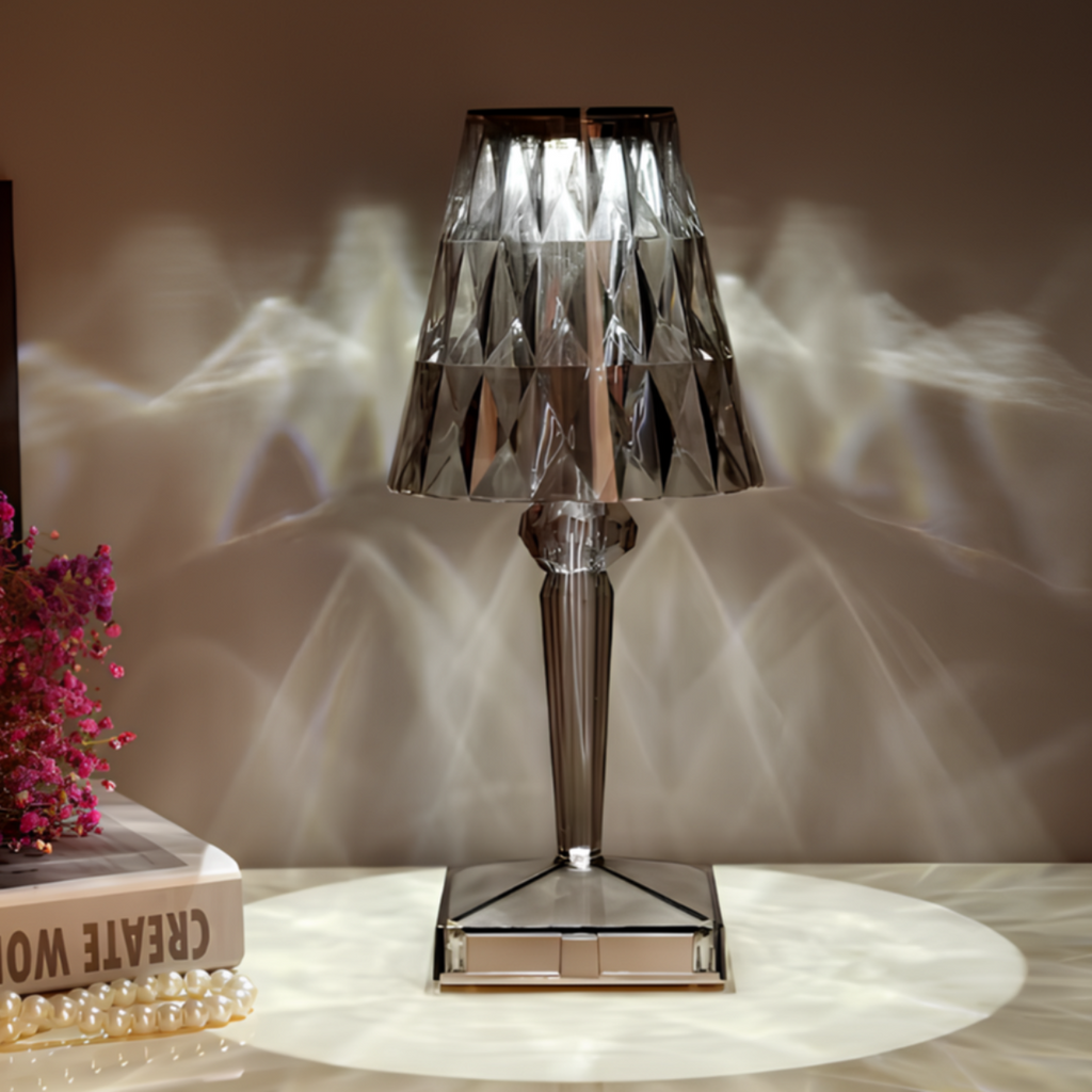 Křišťálová stolní lampa – moderní elegance a útulná atmosféra 