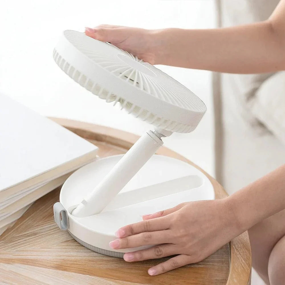 Bærbar teleskopisk ventilator med indbygget batteri 