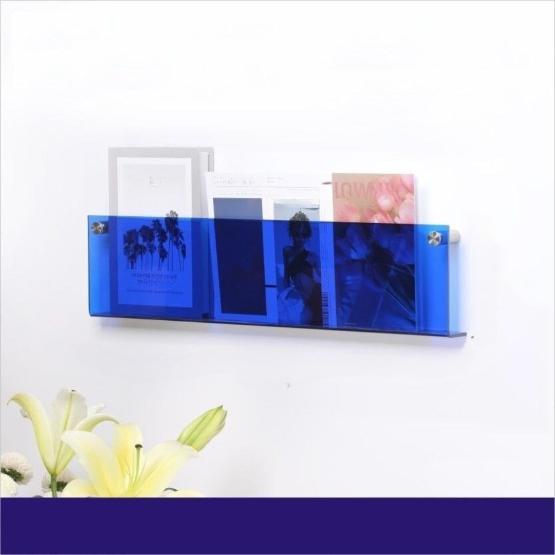 Vegghylle med magasinholder i klart design – Chic og moderne design 