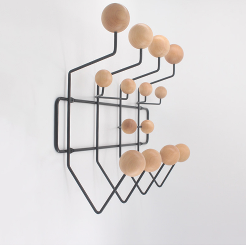 Perchero de pared – Diseño elegante y funcional 
