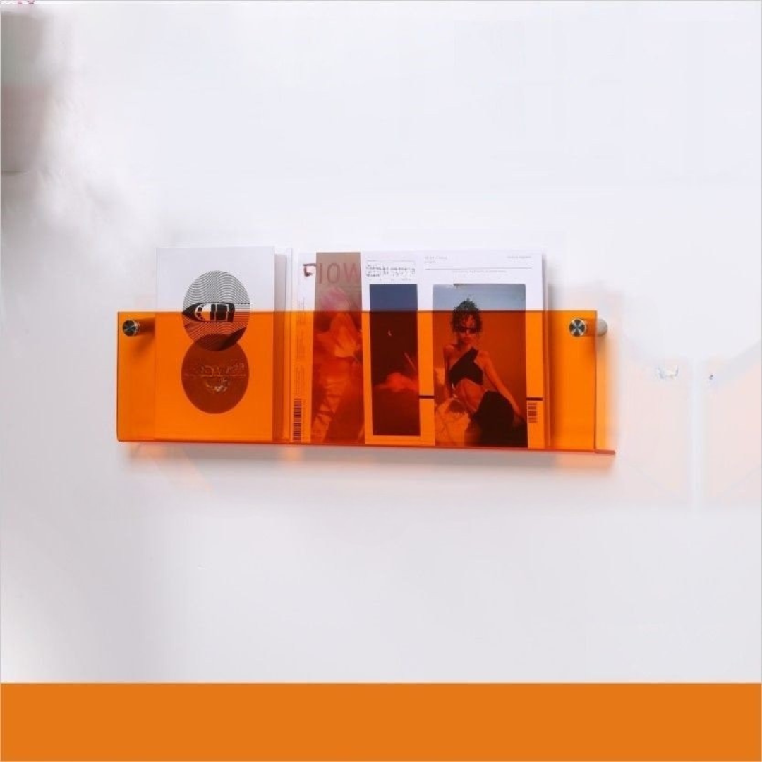 Vegghylle med magasinholder i klart design – Chic og moderne design 