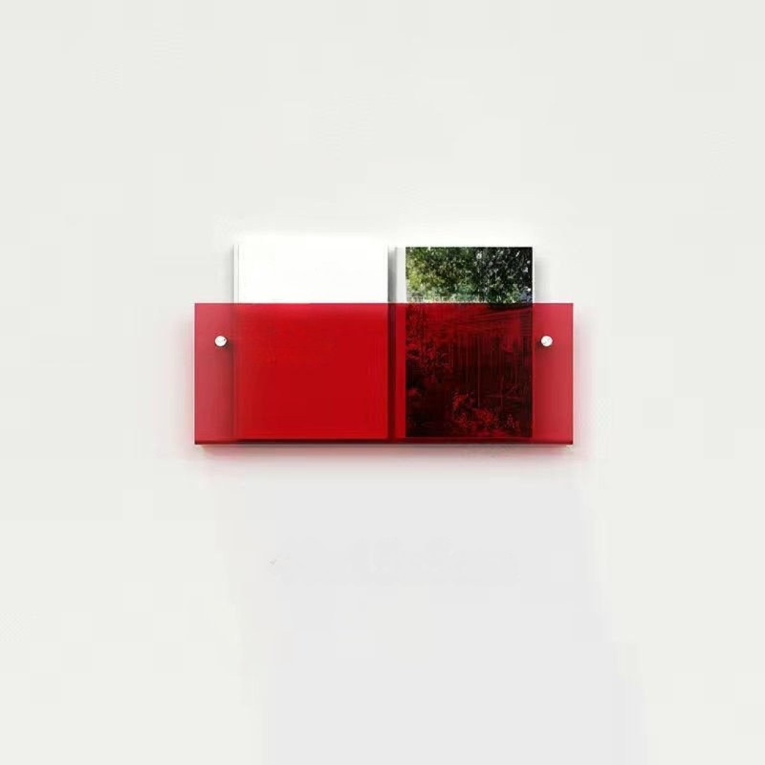 Vegghylle med magasinholder i klart design – Chic og moderne design 