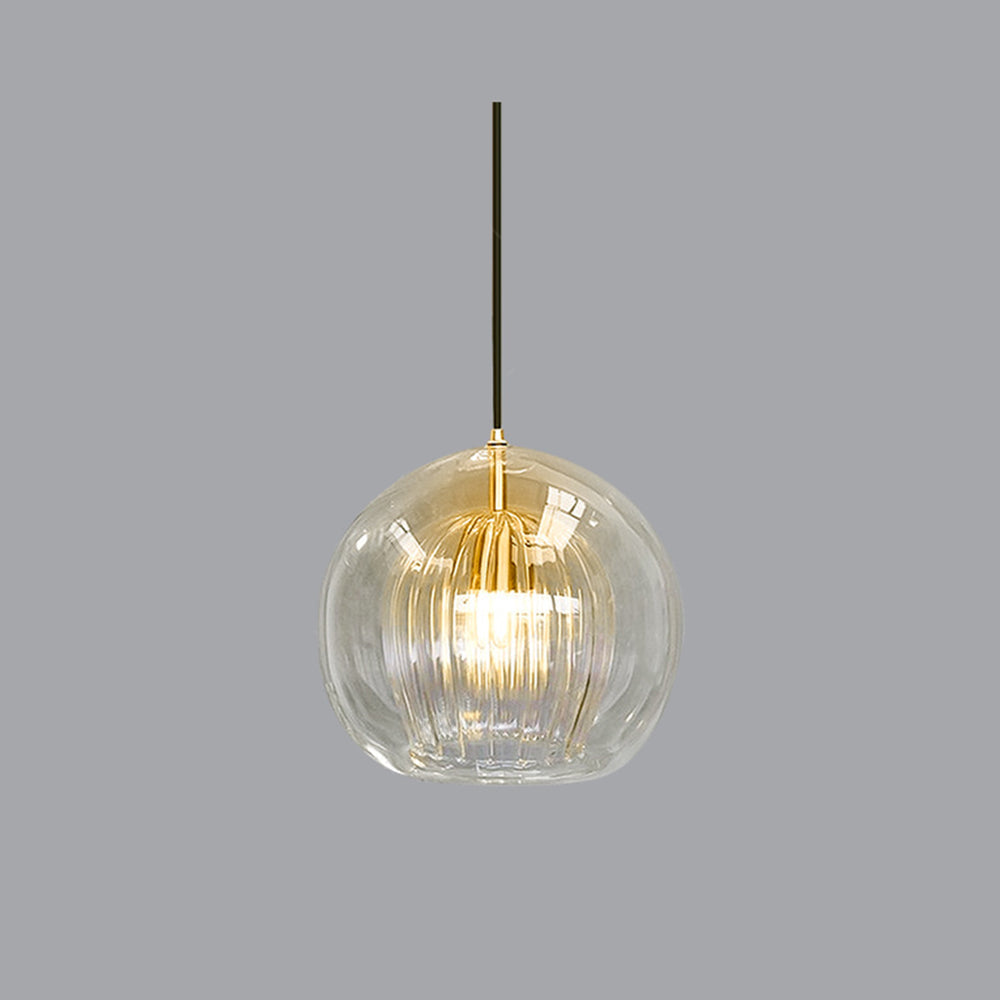 Elegant and Warm Glass Pendant Lamp – Style and Refinement 