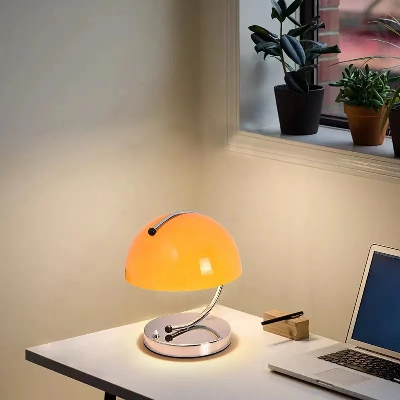 Stolová lampa v škandinávskom štýle z skla – elegancia a modernita 