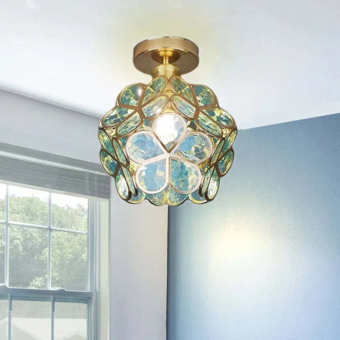 Aplica de tavan în formă de floare – Design delicat și modern 