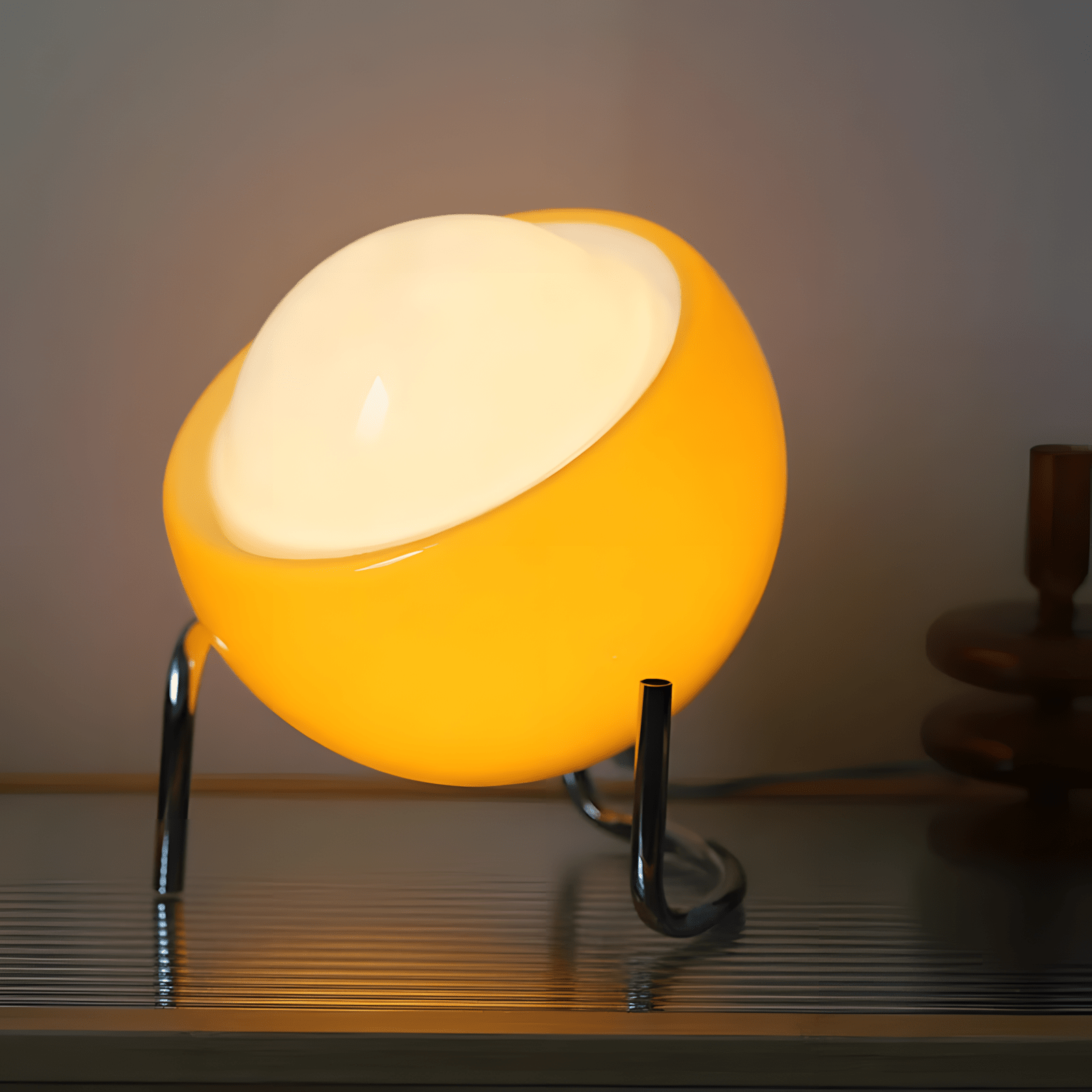 Nordická stolná lampa – Elegancia a jednoduchosť 