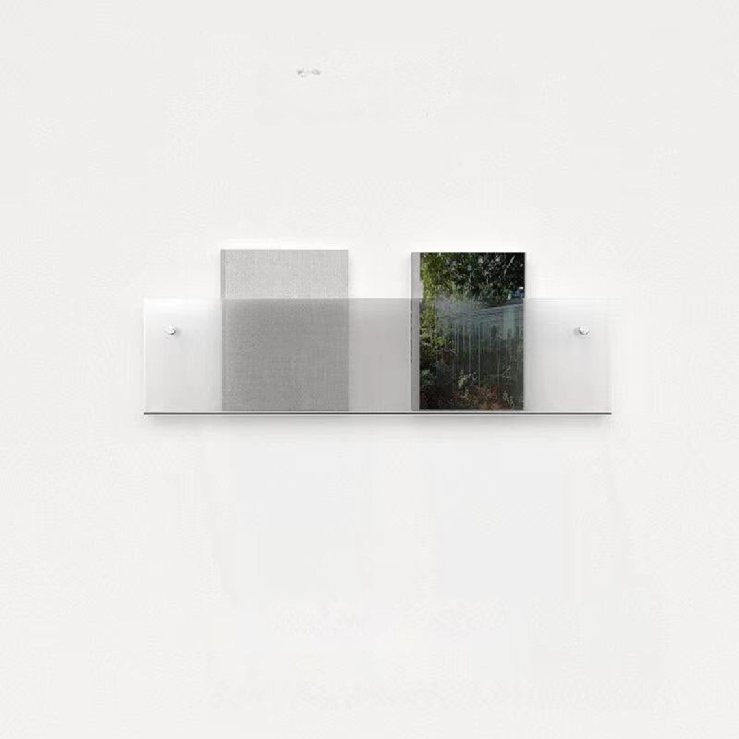 Vegghylle med magasinholder i klart design – Chic og moderne design 